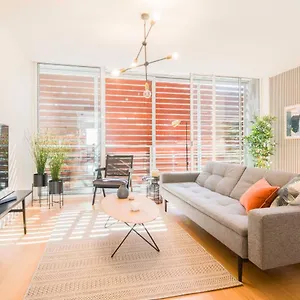 https://design-attic-apartment-free-parking.tenerifehoteles.net